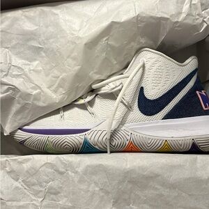 Kyrie 5’s